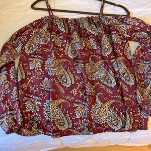 Paisley off shoulder with straps. Worn 1x. Excellent condition